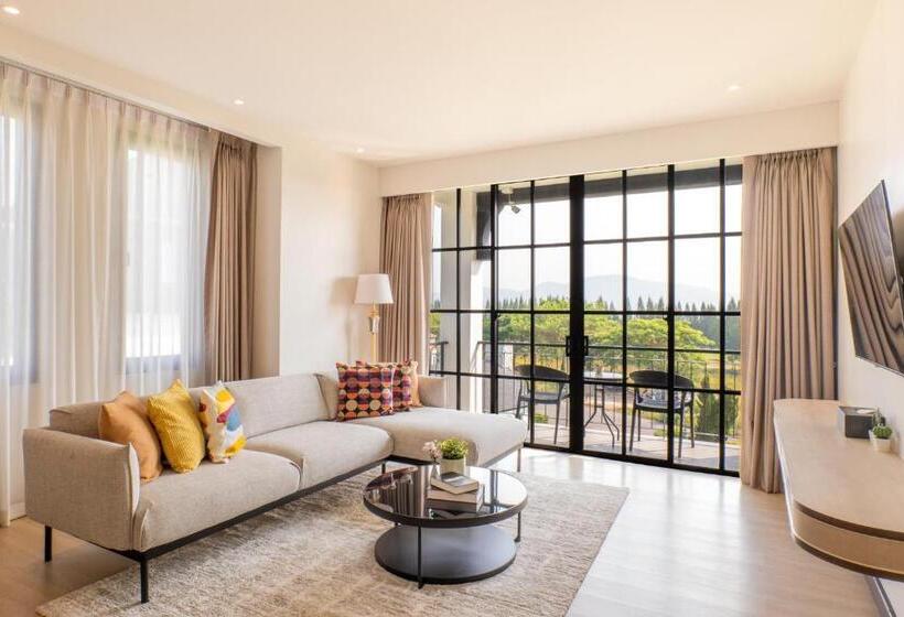 스위트 킹사이즈 침대, Bergh Apton Khao Yai