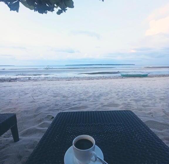 豪华海景房带阳台, Maykenn Beach