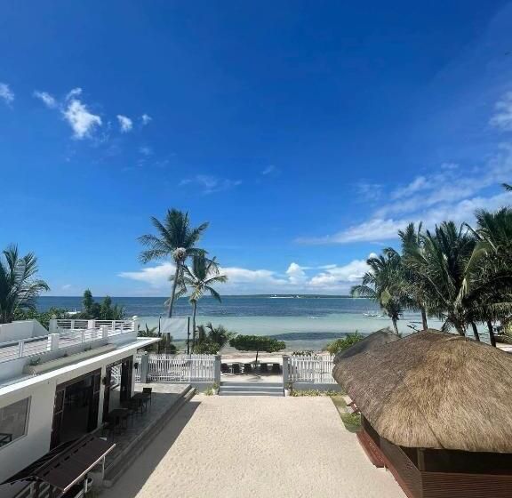 豪华海景房带阳台, Maykenn Beach