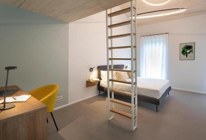 חדר סטנדרט לשלושה, Camere D Aria