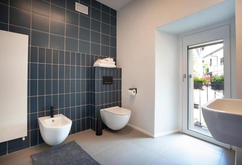 חדר קומפורט לשלושה, Camere D Aria