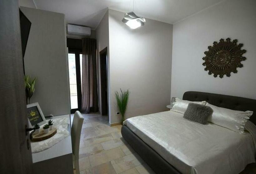 标准间, Imperial Park