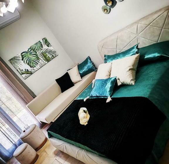 豪华三人间, Imperial Park