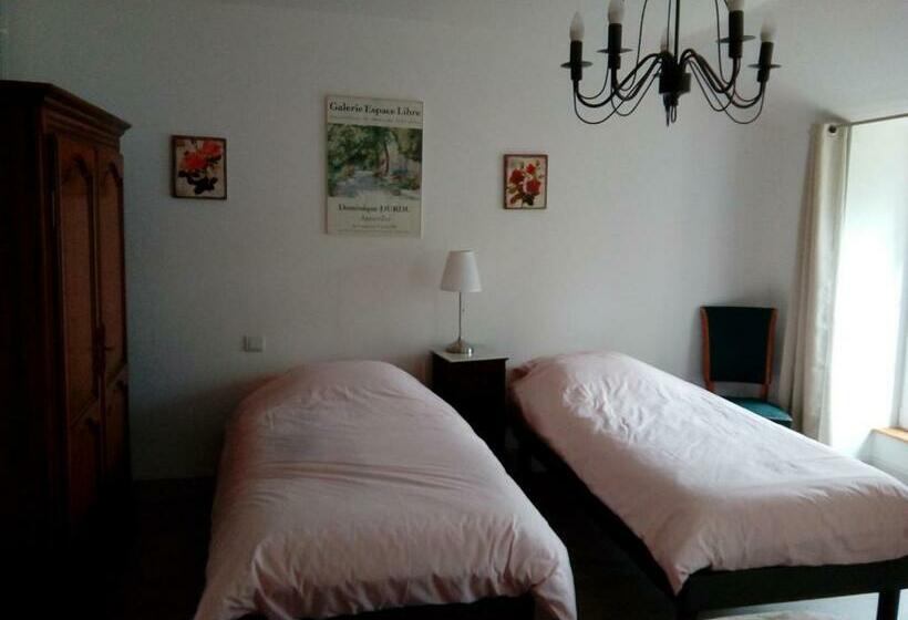 חדר סופריור לשלושה, La Maison Des Maîtres De Forge