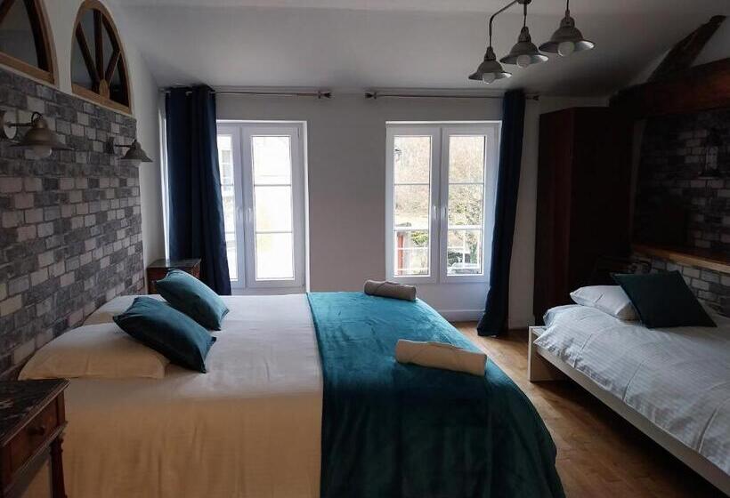 חדר סטנדרט לשלושה עם נוף לגינה, La Maison Des Maîtres De Forge