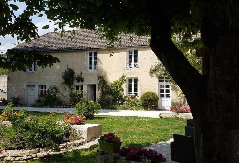 חדר בסיסי, La Maison Des Maîtres De Forge