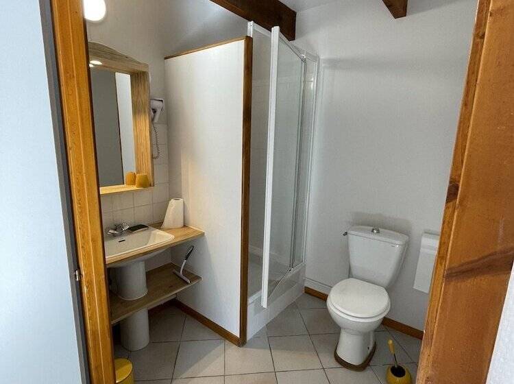 Дом 1 Спальня, Les Trois Cèdres