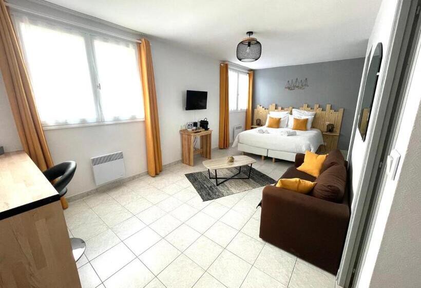 Люкс, Les Trois Cèdres