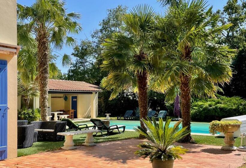 Хижина, Les Trois Cèdres