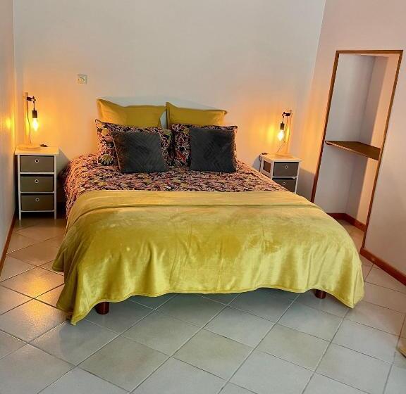 Хижина, Les Trois Cèdres