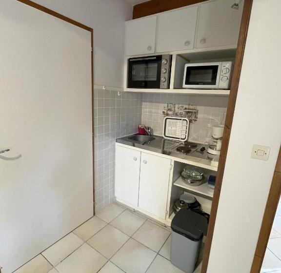 Хижина, Les Trois Cèdres