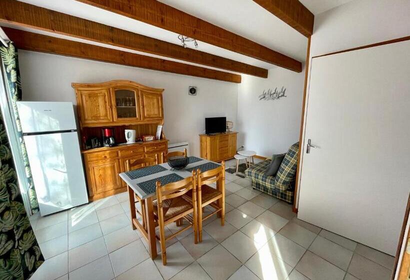 Хижина, Les Trois Cèdres