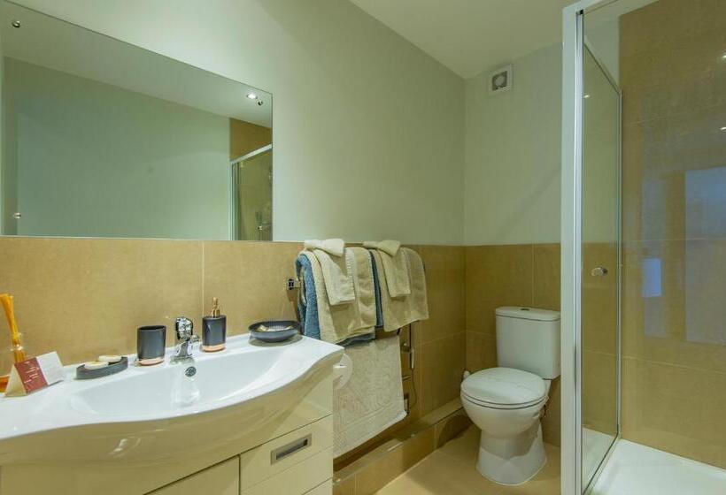 غرفة قياسية سرير كينج, Tarlton's Lodge