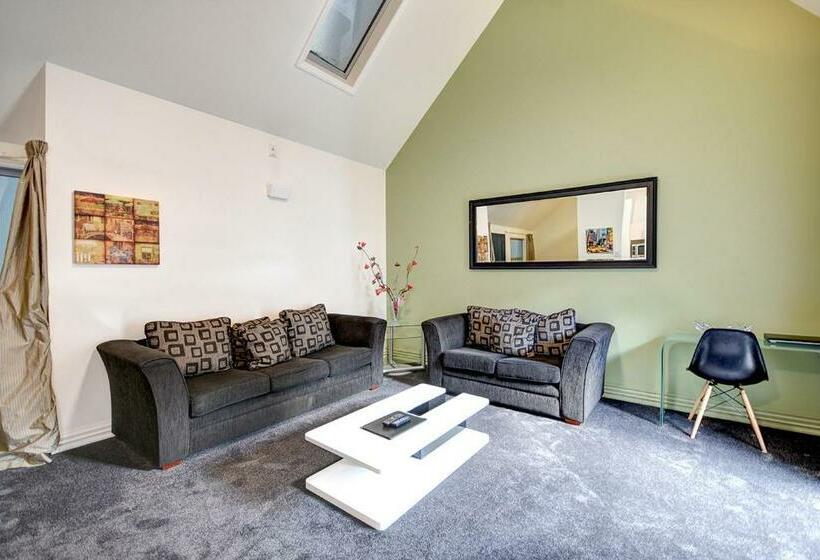 内部两卧公寓, Chapel Apartments