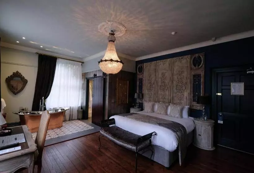 اتاق پرمیوم, Bowburn Hall