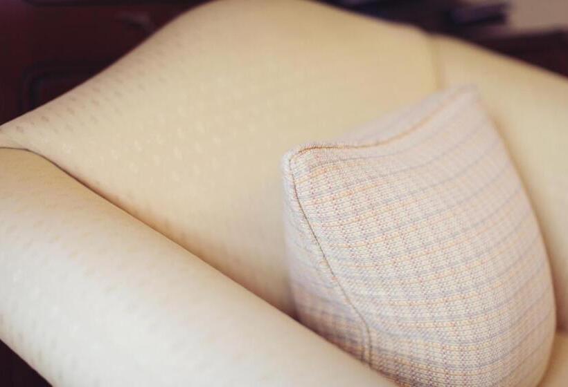 חדר סופריור, Briery Wood