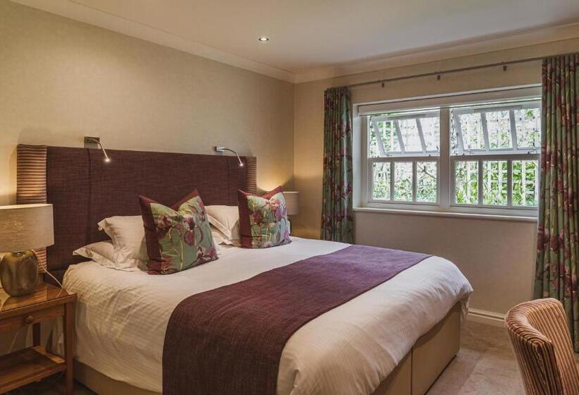 חדר סופריור, Briery Wood