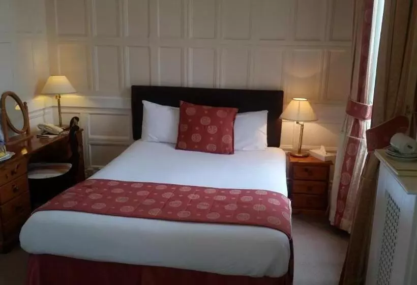 １ベッドルームハウス, Haughton Hall