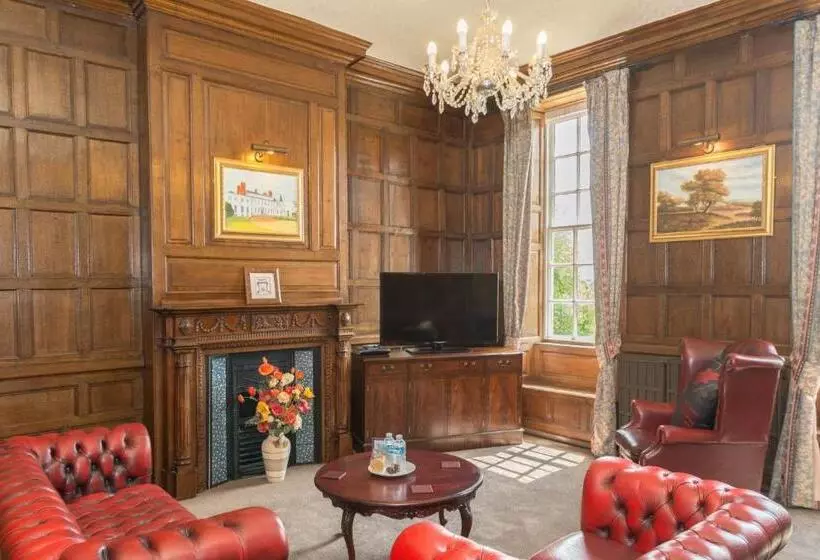 スイート, Haughton Hall