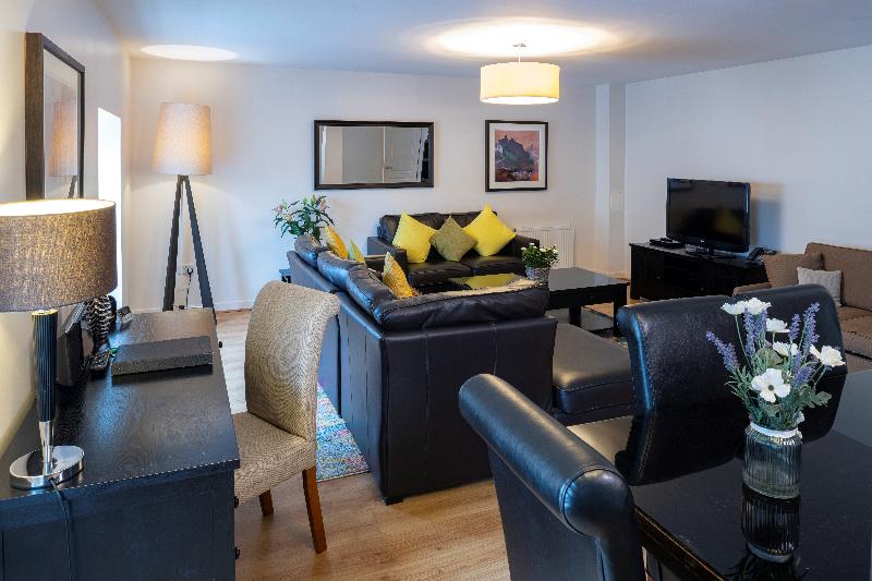 Апартаменты Ejecutiva 2 Спальни, Inverness City Suites