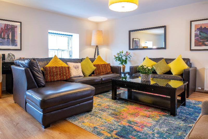 Апартаменты Ejecutiva 2 Спальни, Inverness City Suites