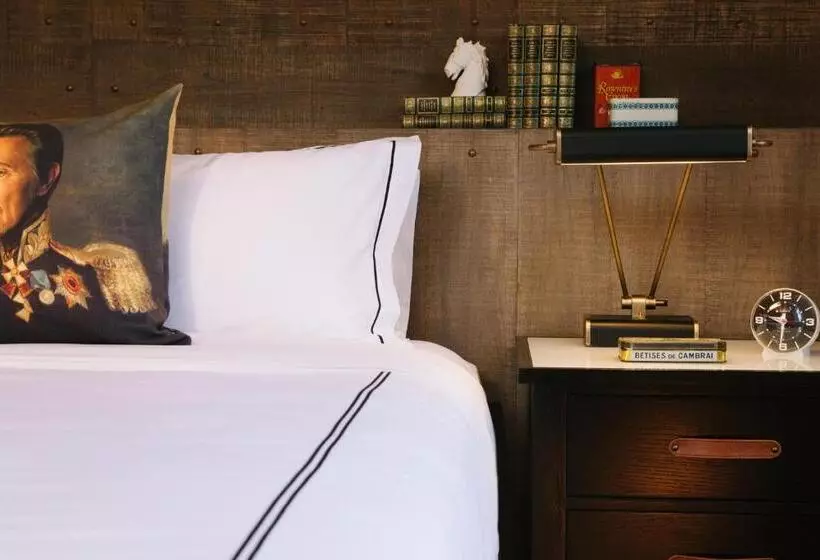 キングサイズベッドのスタンダードルーム, Kimpton Palladian Hotel, An Ihg