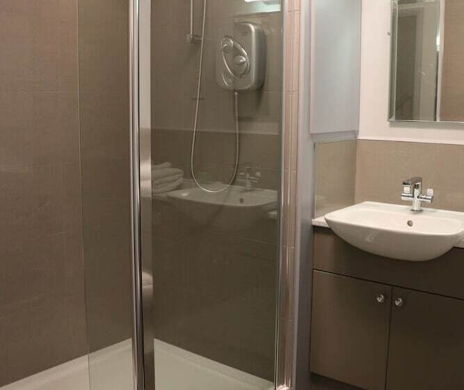 سوییت سوپریور, Littleover Lodge