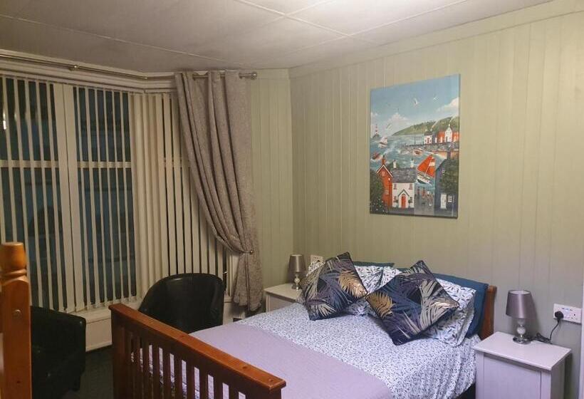 חדר משפחתי, Maydene