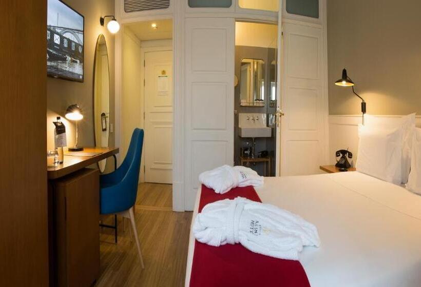 اتاق خانوادگی, Porto A.s. 1829