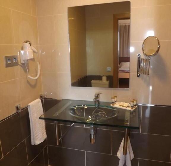 标准间, Reus Park