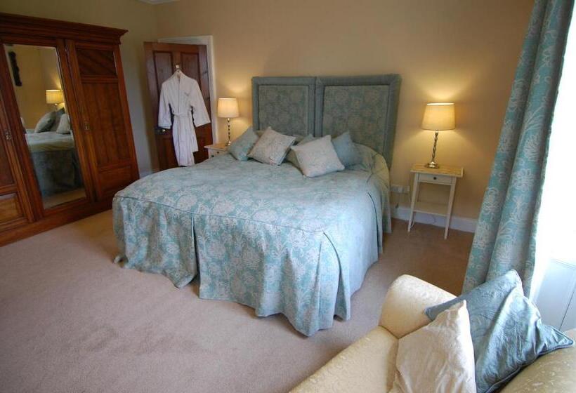 غرفة قياسية, Riding Farm