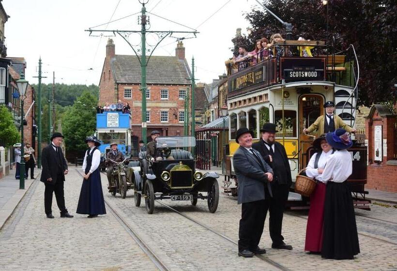 غرفة قياسية, Riding Farm