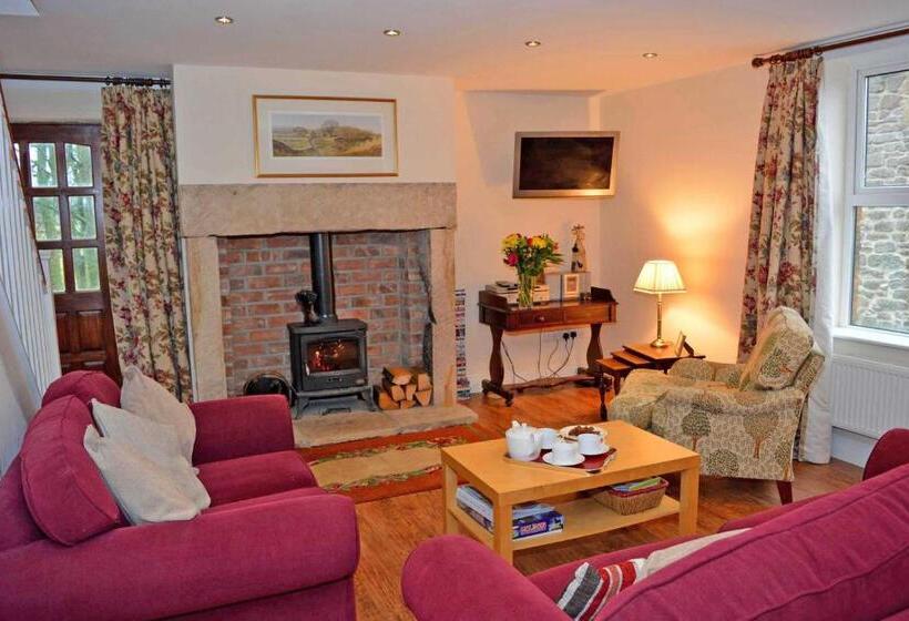 كابينة, Riding Farm