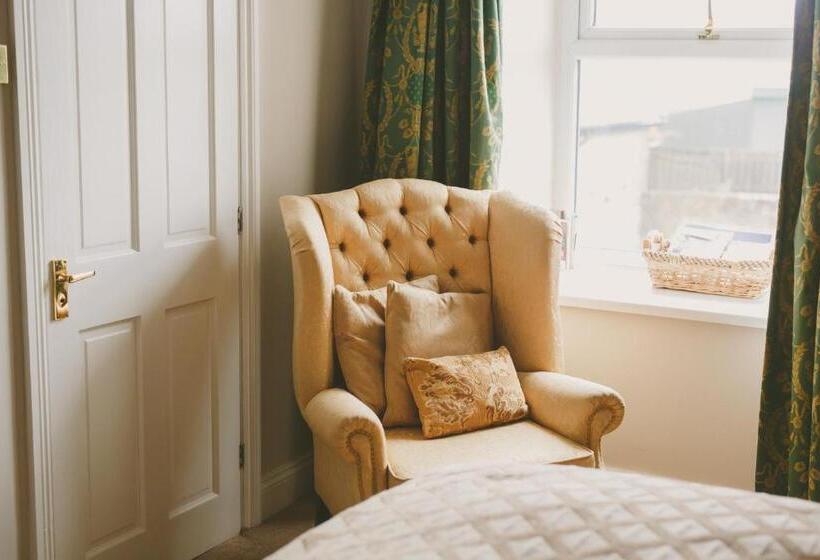 غرفة قياسية فردية, Riding Farm