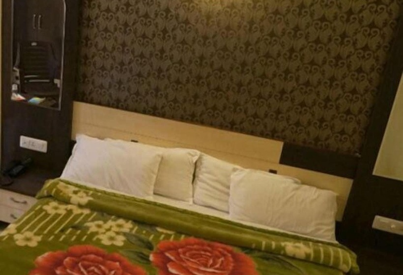 デラックスルーム, Robin