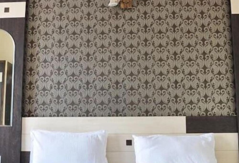 デラックスルーム, Robin