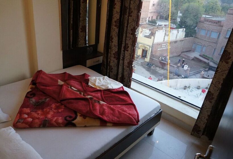 デラックスルーム, Robin