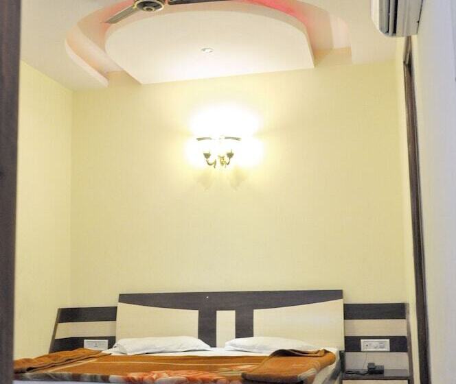 デラックスルーム, Robin