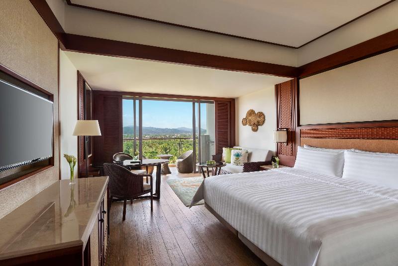 带大床的豪华间, Shangrila Sanya