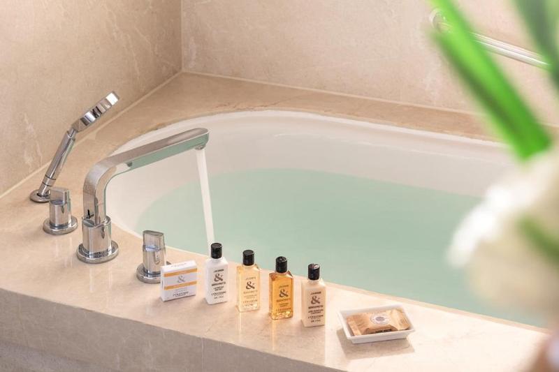 带海景的标准房, Shangrila Sanya