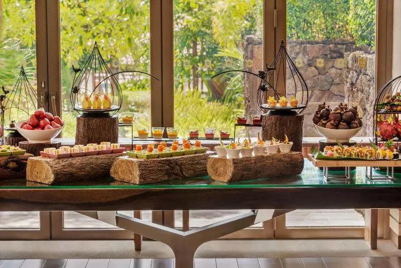 キングサイズベッドのスタンダードルーム, Shangrila Sanya