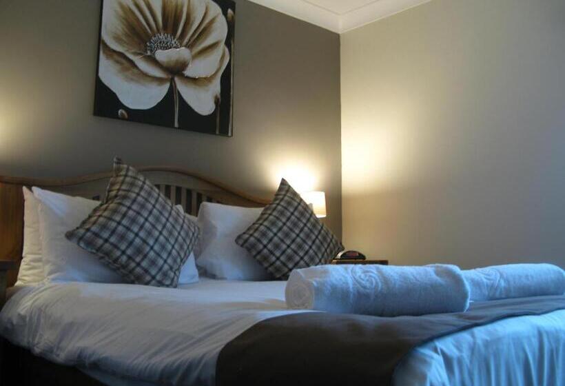 غرفة عائلية, The Chequers Inn