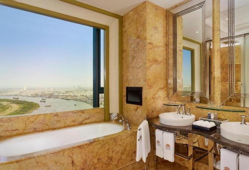 Deluxe Room King Size Bed