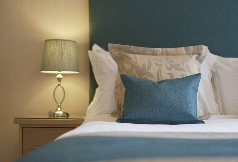 スタンダードルーム, Tigh Na Cloich