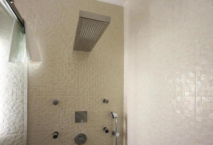 سوئیت با وان آب گرم, Mas La Casassa