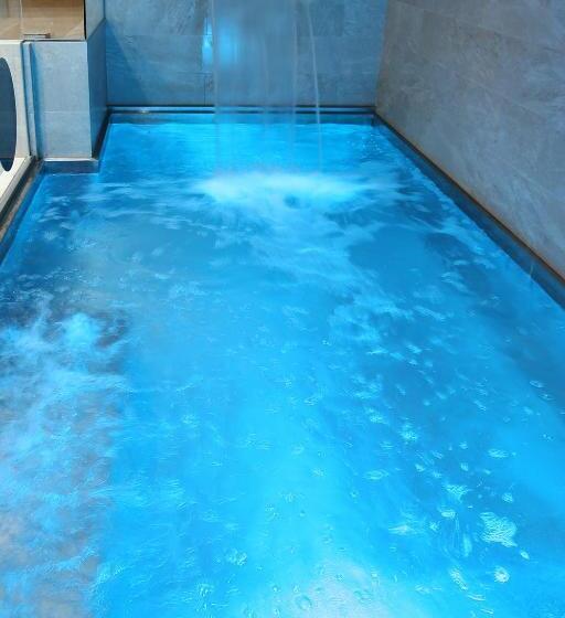 سوییت با استخر, Mas La Casassa