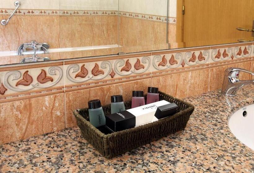 اتاق استاندارد با وان آب گرم, Mas La Casassa