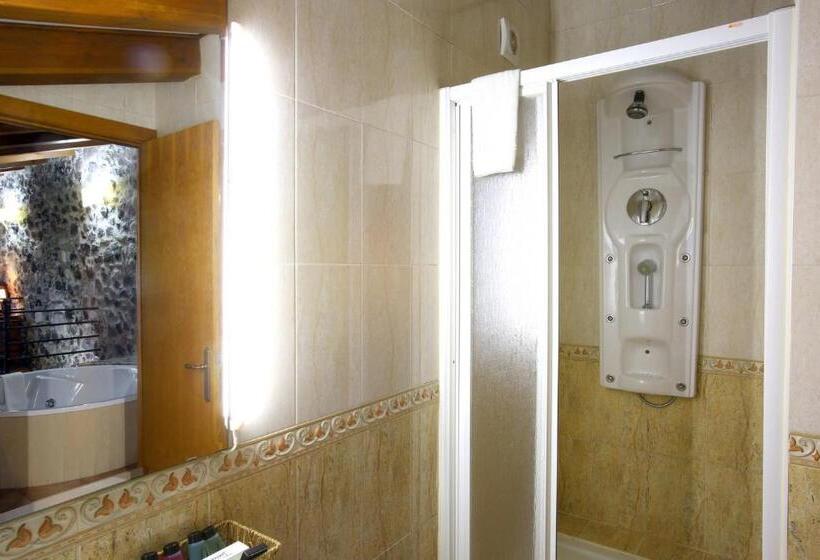 Suíte com Hidromassagem, Mas La Casassa