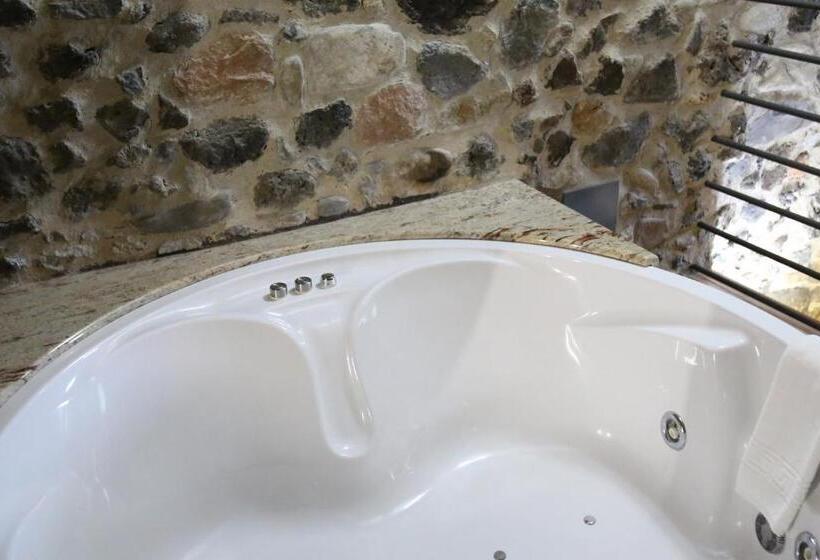 سوئیت با وان آب گرم, Mas La Casassa