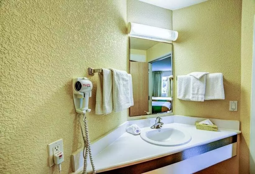 ２ダブルベッドのスタンダードルーム, Motel 6huntsville, On